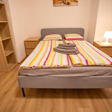 Cozy Tyrolean Old Town Apartment *